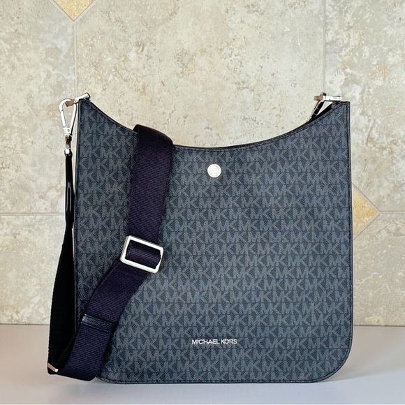 Michael Kors Briley Large Messenger Bag MK Black - Picture 5 of 16